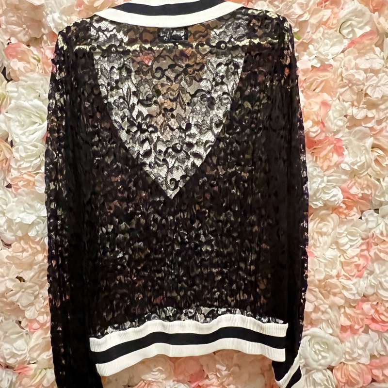 Chanel蕾絲上衣38碼-1