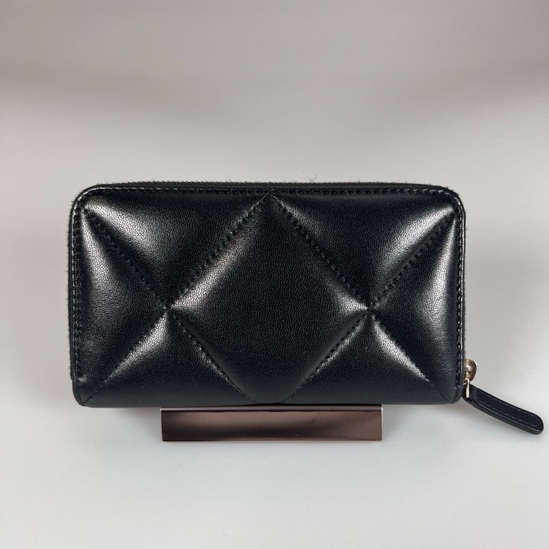 CHANEL 19ㄇ拉中夾 黑羊皮 晶片款-1