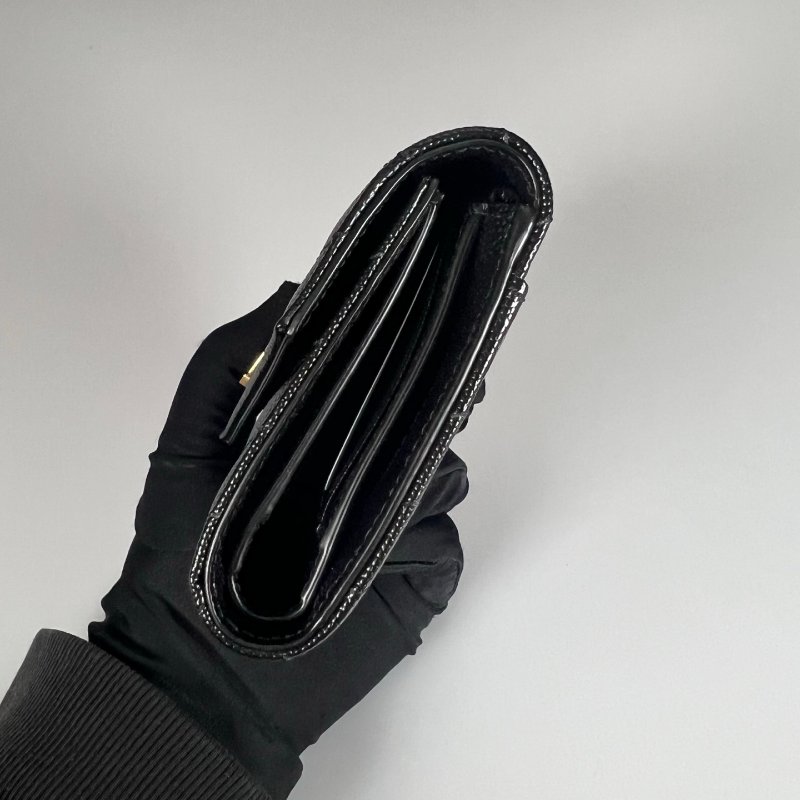 全新品 YSL 403943 黑金魚子醬三折短夾-2