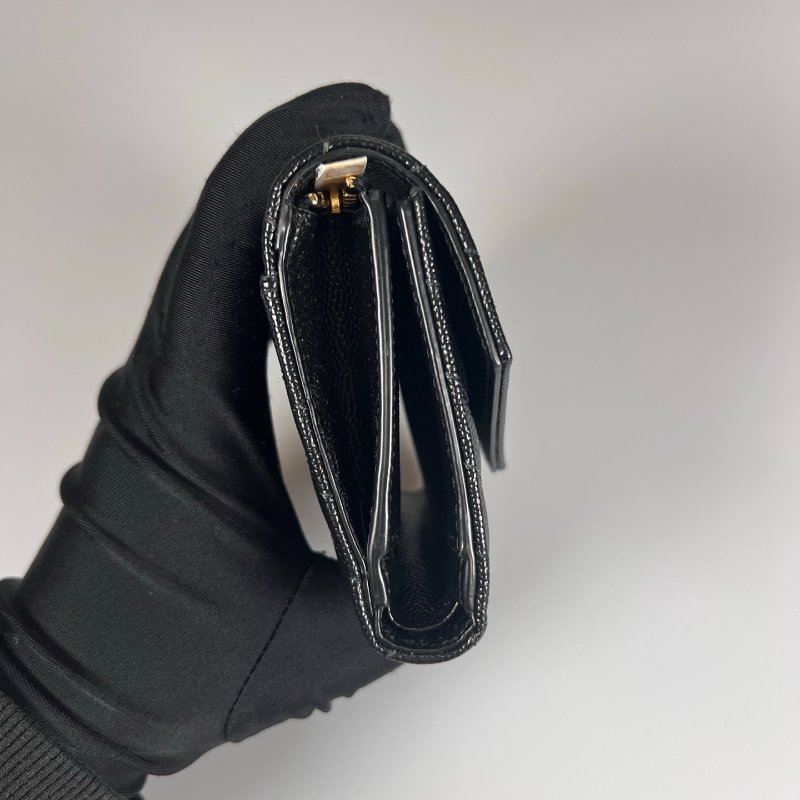 全新品 YSL 403943 黑金魚子醬三折短夾-3
