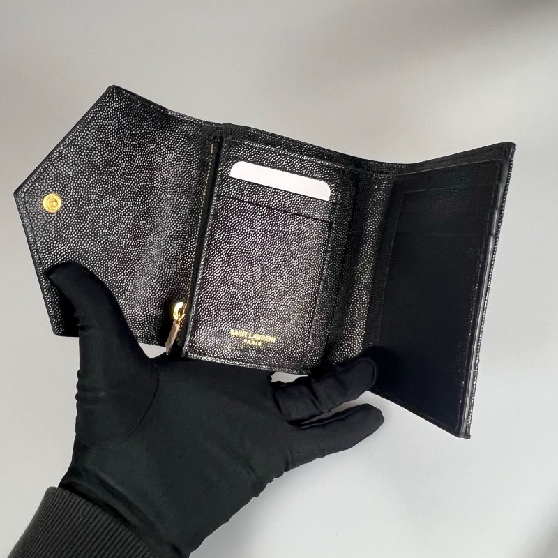 全新品 YSL 403943 黑金魚子醬三折短夾-4