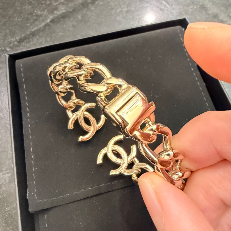 Chanel 香奈兒 經典logo雙C手環-8