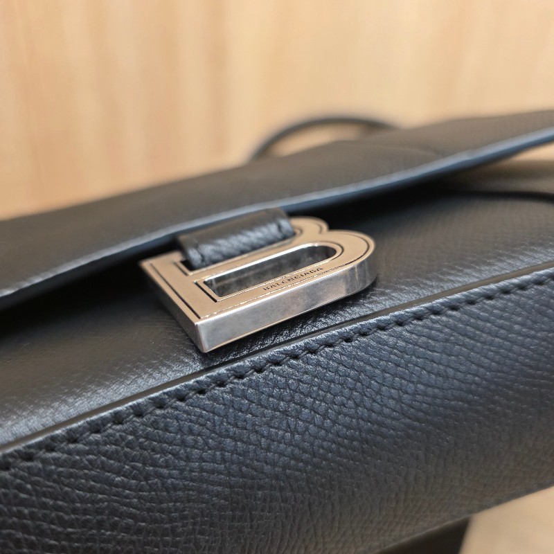 [超甜出清品項🥰] Balenciaga 黑牛皮霧銀釦DownTown斜背沙漏包-7