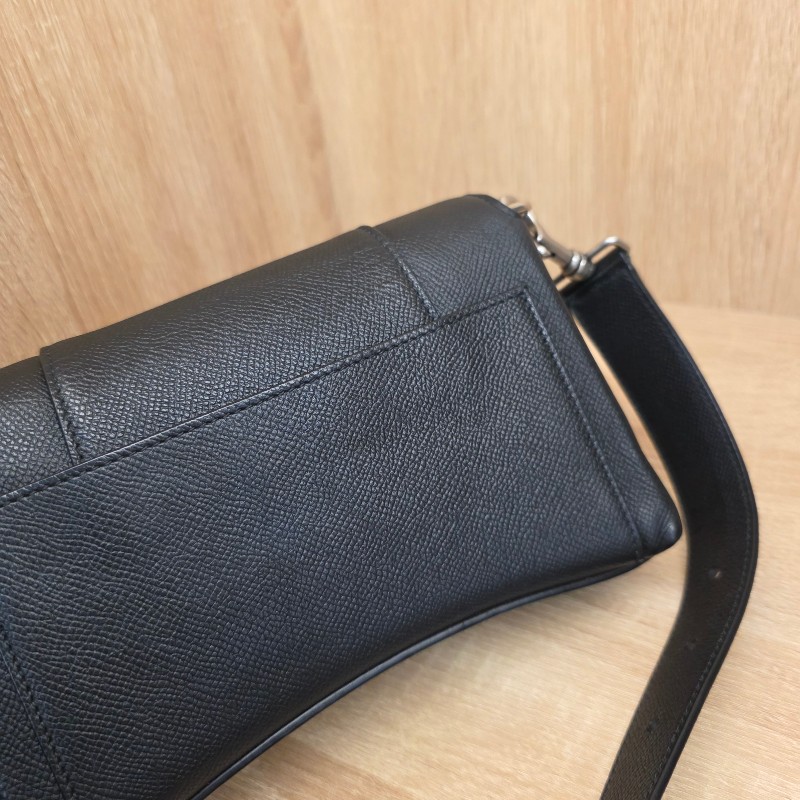 [超甜出清品項🥰] Balenciaga 黑牛皮霧銀釦DownTown斜背沙漏包-30