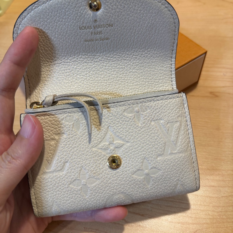 Lv 卡夾 約8成新 皮革紋路還很清晰-1