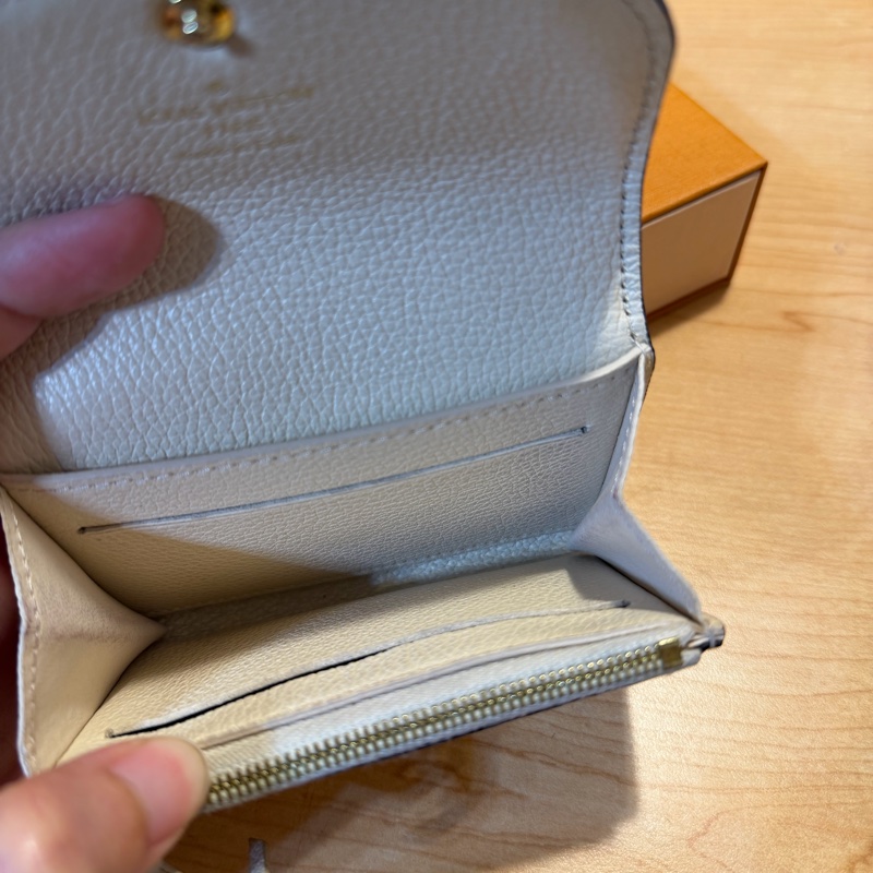 Lv 卡夾 約8成新 皮革紋路還很清晰-2