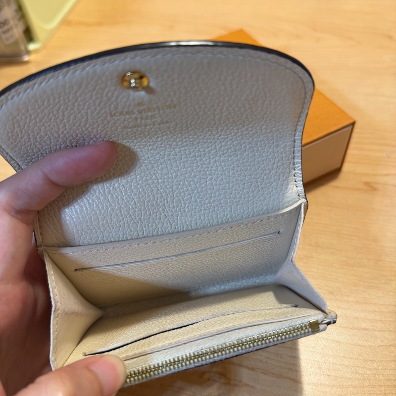 Lv 卡夾 約8成新 皮革紋路還很清晰-9