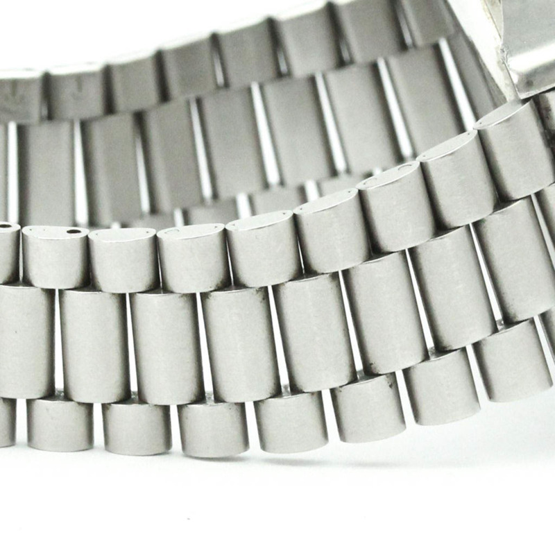 泰格豪雅專業石英不鏽鋼男士運動腕錶 560.206-6