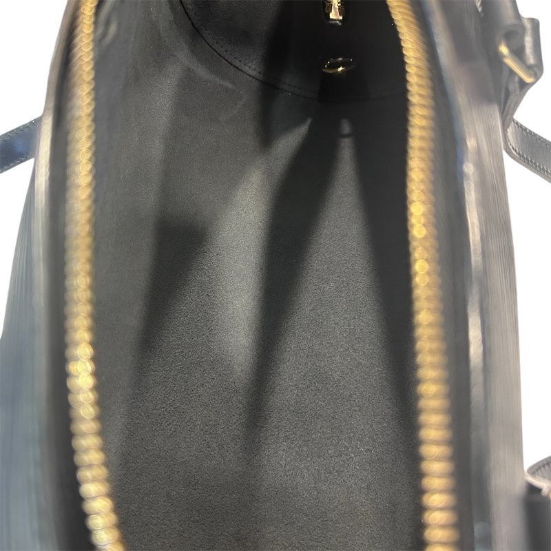 LV黑色水波紋圓桶手提包-7