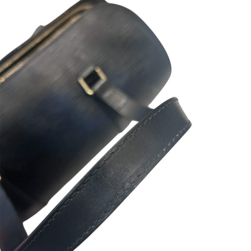 LV黑色水波紋圓桶手提包-12