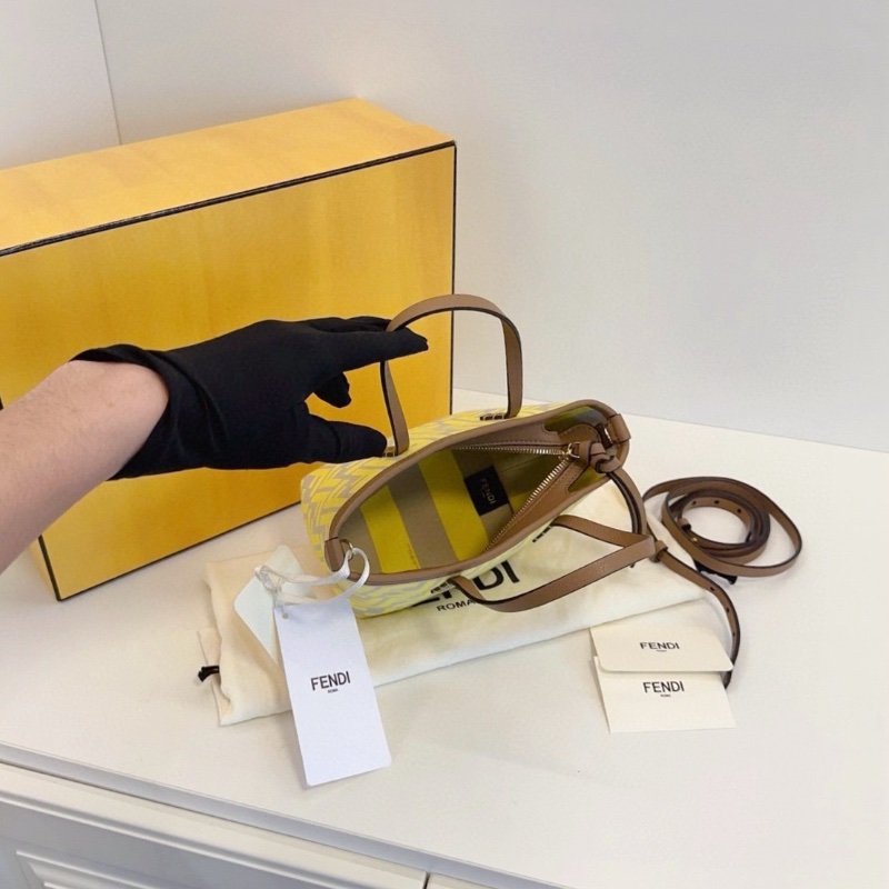Fendi 新款mini roll老花迷你菜籃子tote 14 *13*11  全新配件塵袋盒子-2