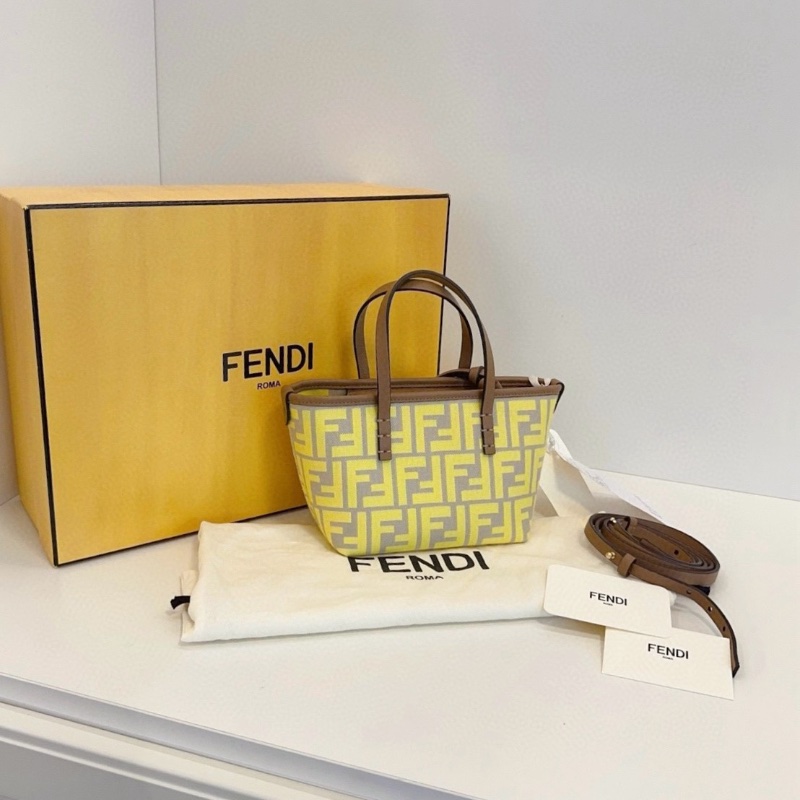 Fendi 新款mini roll老花迷你菜籃子tote 14 *13*11  全新配件塵袋盒子-7