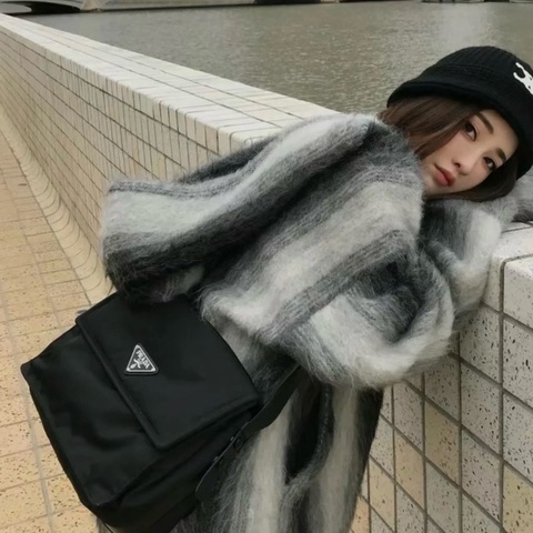 Prada Cini Re-Nylon 黑銀尼龍郵差包  大號 芯片款 35*27*14  全新閒置配件保卡塵袋