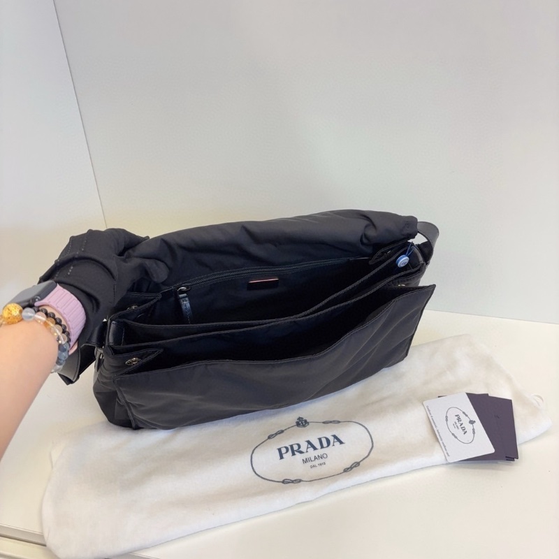 Prada Cini Re-Nylon 黑銀尼龍郵差包  大號 芯片款 35*27*14  全新閒置配件保卡塵袋-4