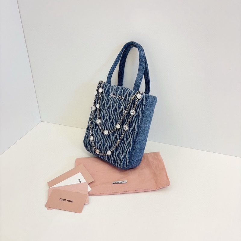 MiuMiu 牛仔帆布藍 鑽石mini tote琴譜包 16*18*5  98新配件塵袋-4