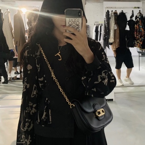 Celine Mallon Triomphe黑金 凱旋門豬鼻子鏈條郵差包 中號 23*17*6  98新塵袋