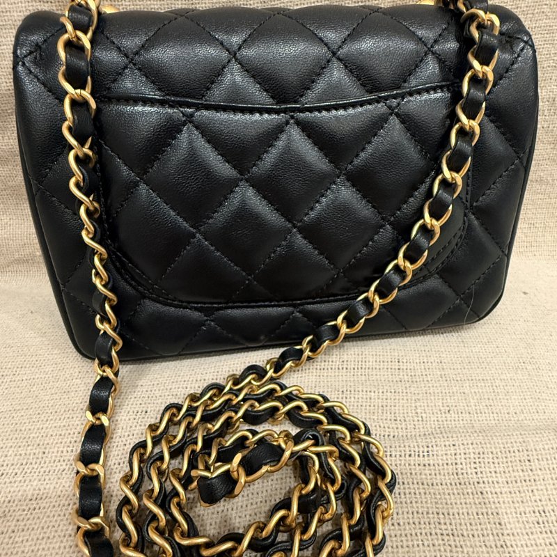 急售 CHANEL Mini Flap Bag-22