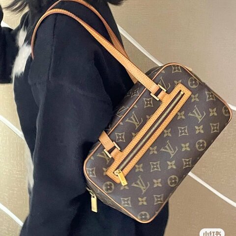 Louis Vuitton LV原花 可愛 開口笑 微笑包 肩背包 腋下包