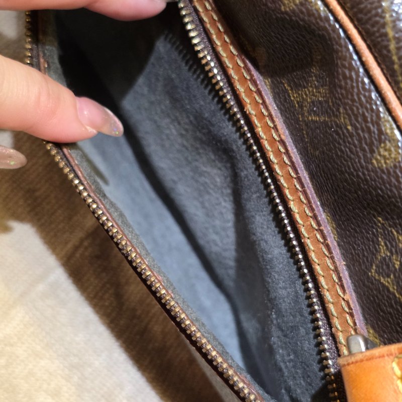 Louis Vuitton LV原花 可愛 開口笑 微笑包 肩背包 腋下包-17