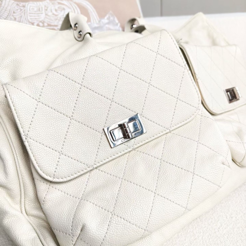 Chanel 2.55雙子星肩背包奶白色 銀扣 荔枝皮 45*30*15  98新配件塵袋-3