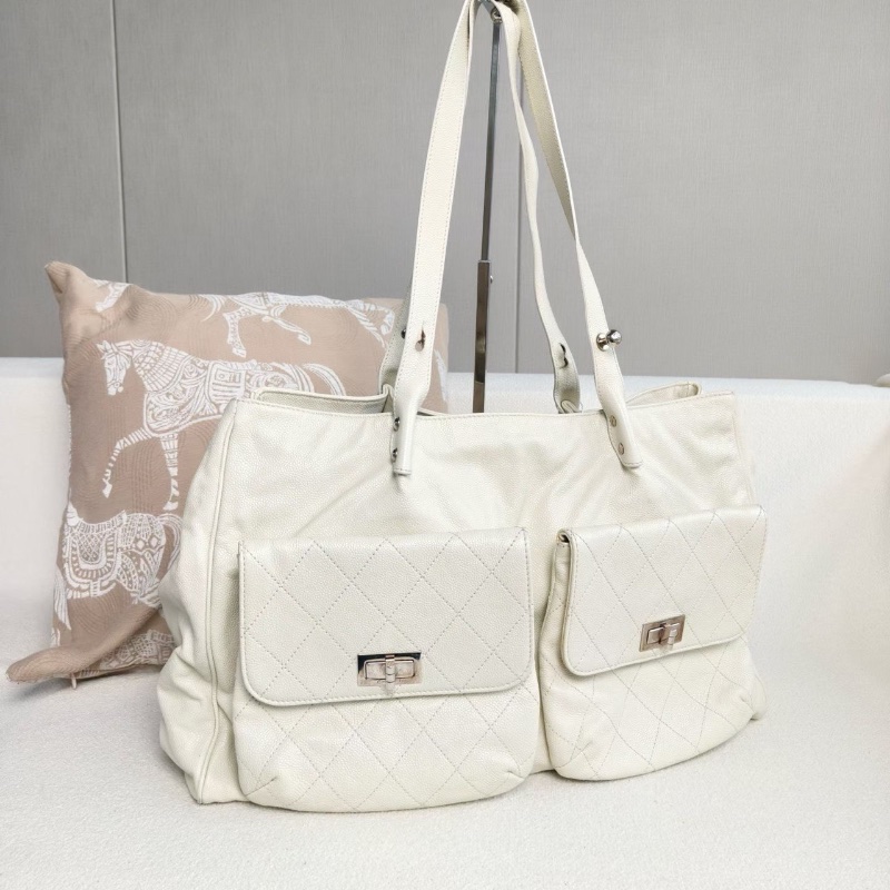 Chanel 2.55雙子星肩背包奶白色 銀扣 荔枝皮 45*30*15  98新配件塵袋-6