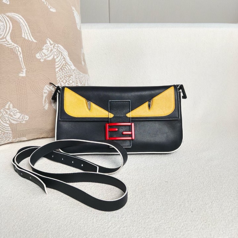 Fendi 小怪獸法棍包 牛皮27*15*4.5 98新肩帶塵袋-1