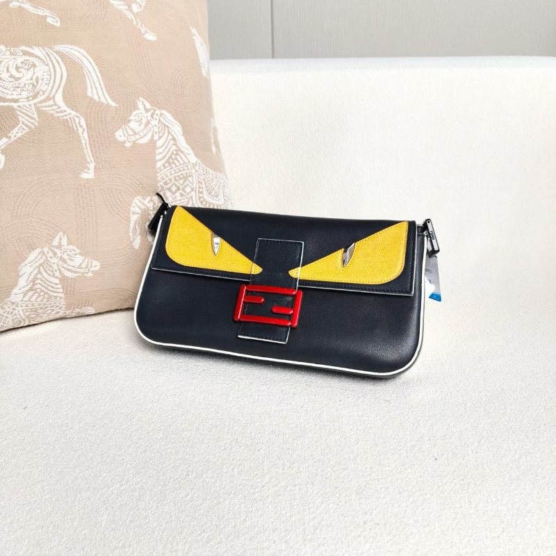 Fendi 小怪獸法棍包 牛皮27*15*4.5 98新肩帶塵袋-3