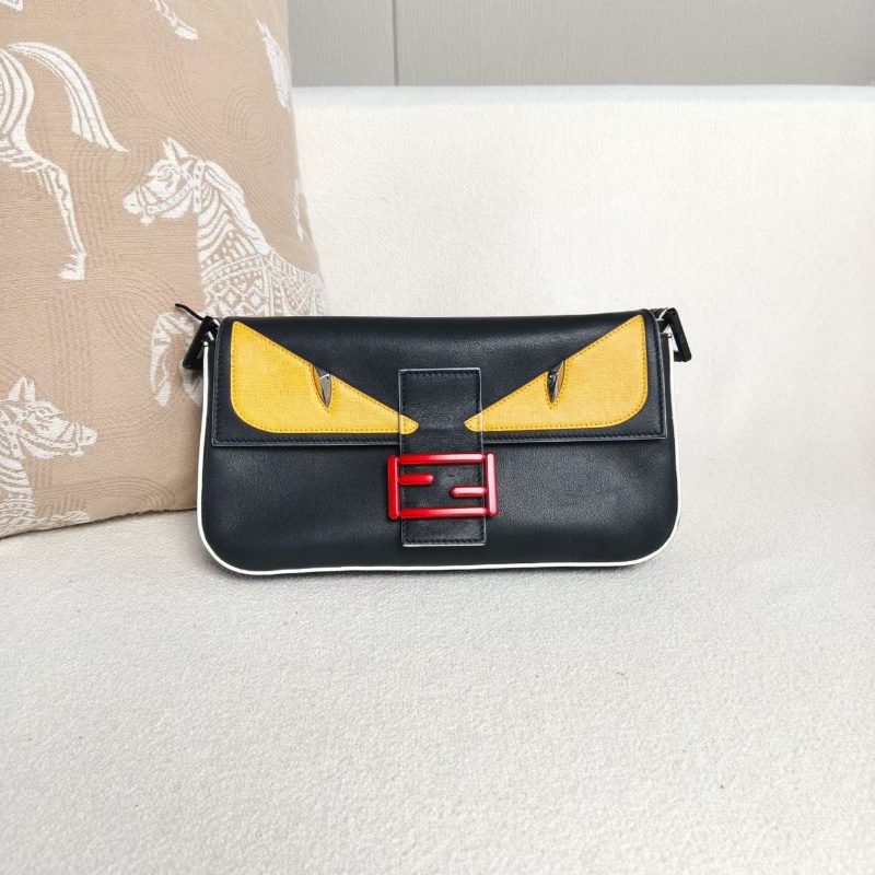 Fendi 小怪獸法棍包 牛皮27*15*4.5 98新肩帶塵袋-6