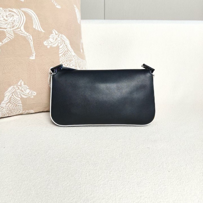 Fendi 小怪獸法棍包 牛皮27*15*4.5 98新肩帶塵袋-7