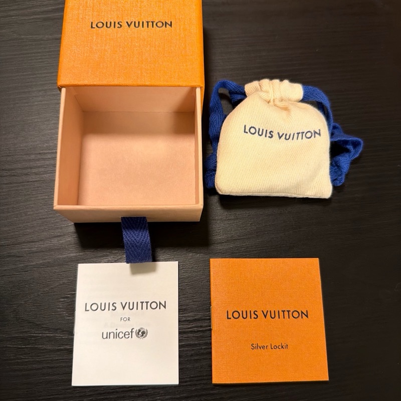 LV sliver locket純銀手鏈-3