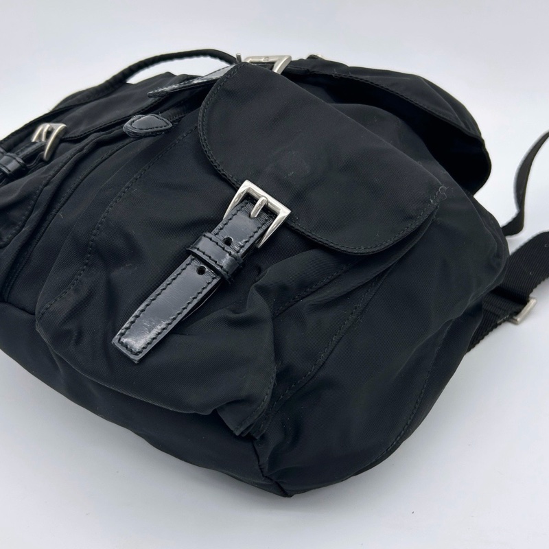 「JL精品代購」Prada黑銀小號降落傘尼龍雙肩包-7