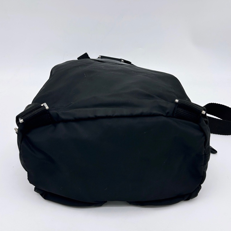 「JL精品代購」Prada黑銀小號降落傘尼龍雙肩包-8