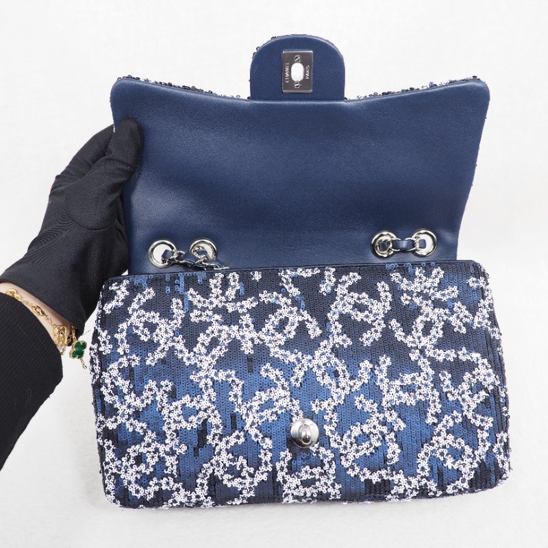限量版稀有款!Chanel 19P CF25 Classic flap sequin 深藍色白色珠片翻蓋包-12
