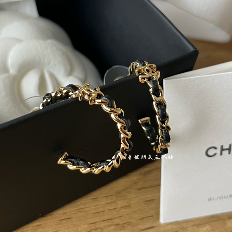 《我有個朋友在代購》香奈兒迷你穿皮鏈耳環-4