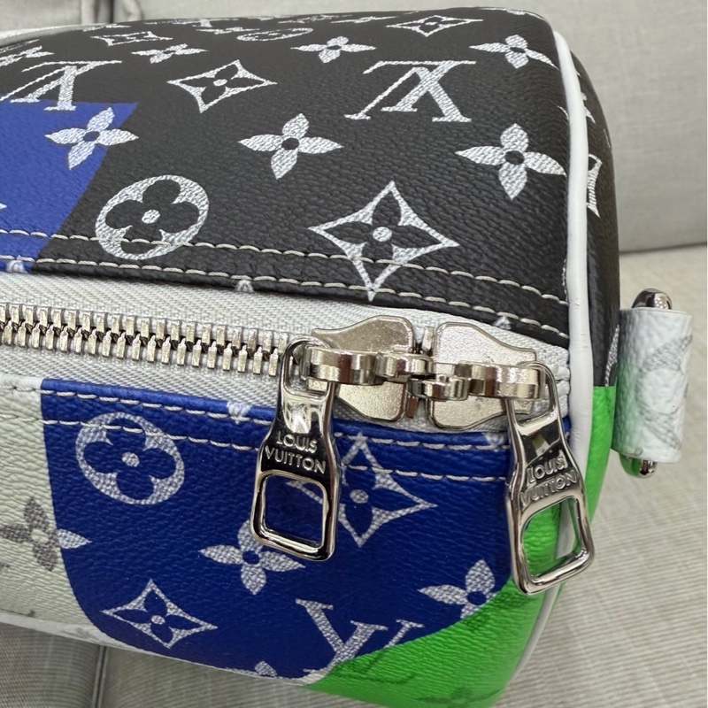 LV 白花 眼睛系列旅行袋#45公分#晶片款#限量版#-43