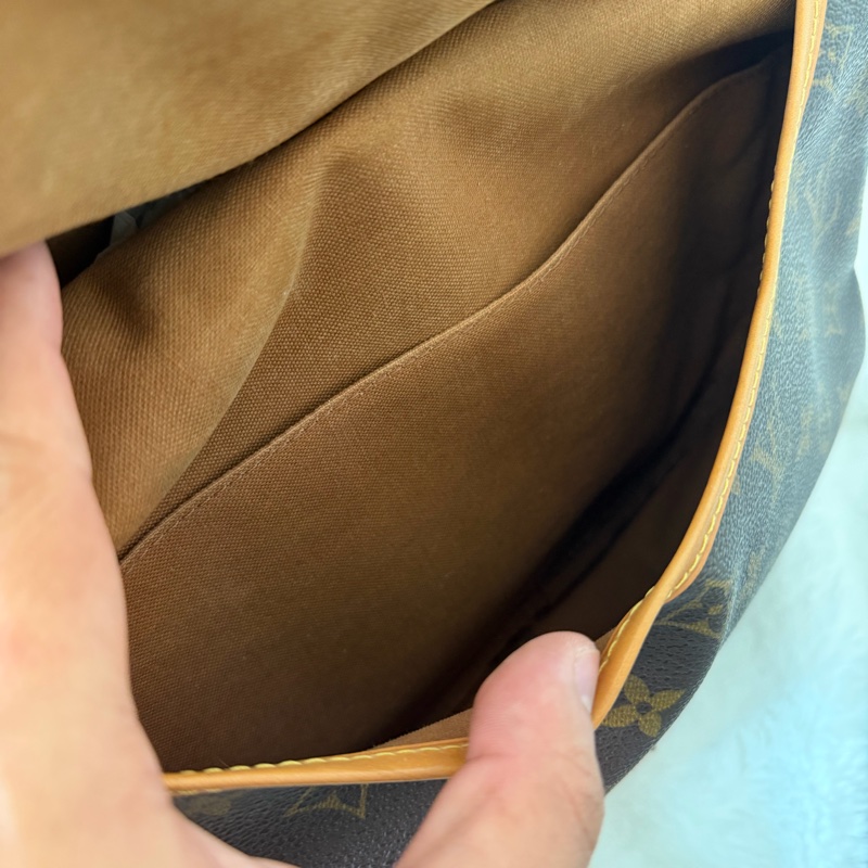 Lv雙子星馬鞍包（M42256)小號-8