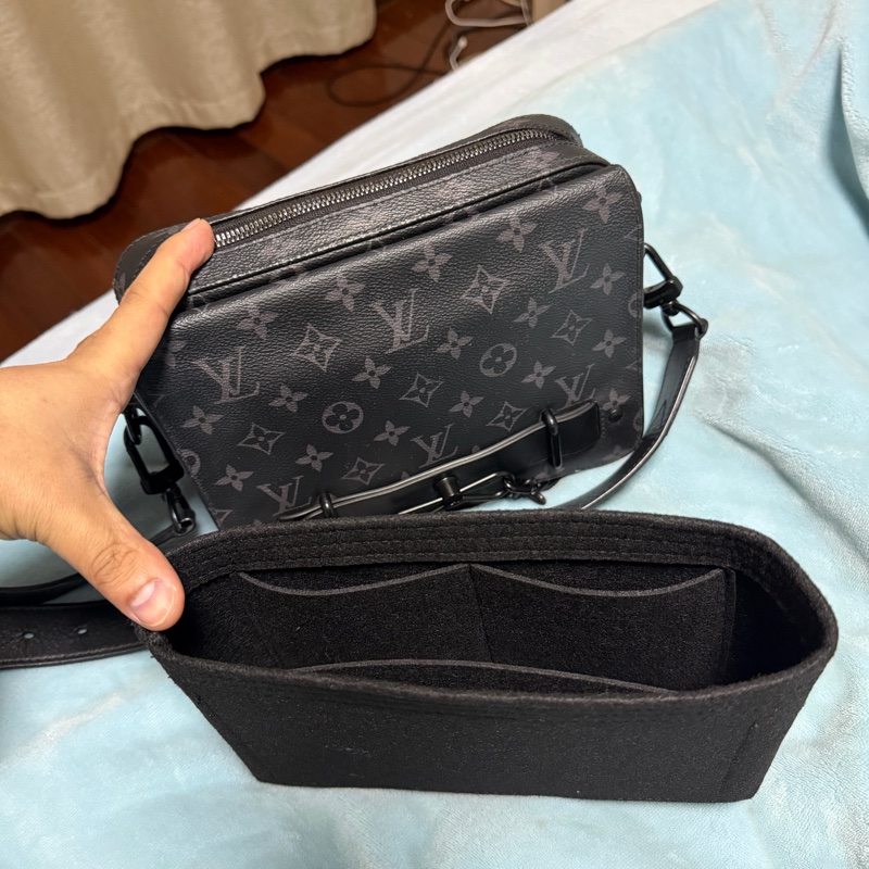 Lv黑色老花STEAMER 郵差包（M45585）新片款-2