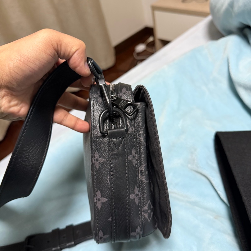 Lv黑色老花STEAMER 郵差包（M45585）新片款-3