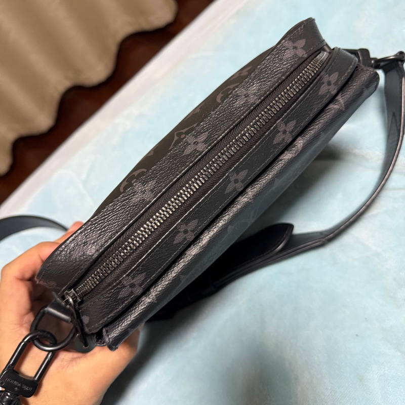 Lv黑色老花STEAMER 郵差包（M45585）新片款-6