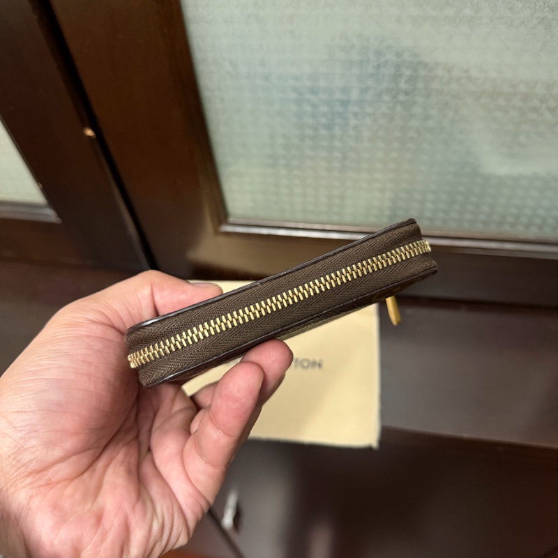 Lv經典老花零錢包（M60067)-3