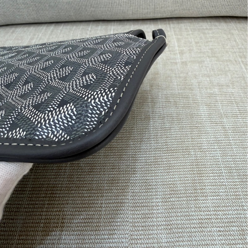 Goyard戈雅狗牙經典plumet灰色老花信封包小號背包-14