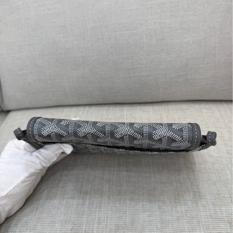 Goyard戈雅狗牙經典plumet灰色老花信封包小號背包-17