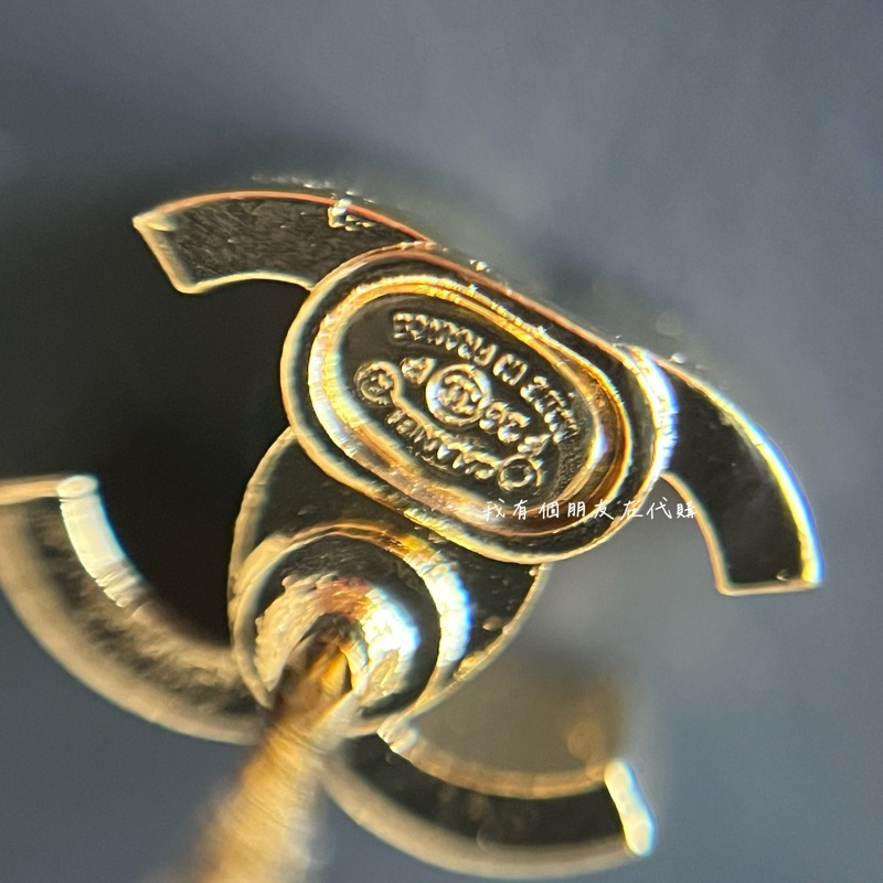 《我有個朋友在代購》香奈兒迷你金磚CC耳環-3