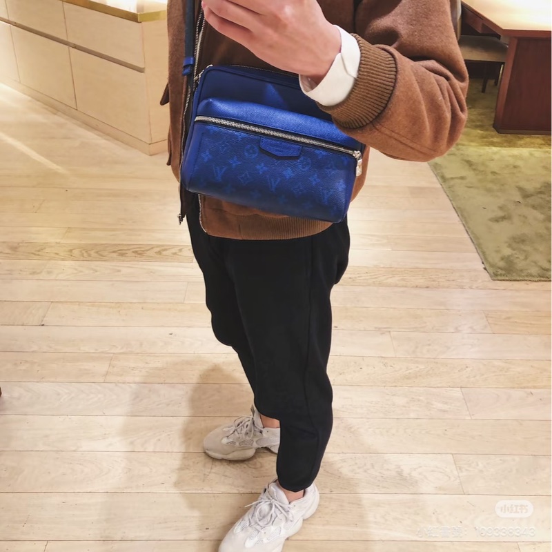 LV M30242 outdoor Monogram藍色老花拼皮郵差 斜背包-4