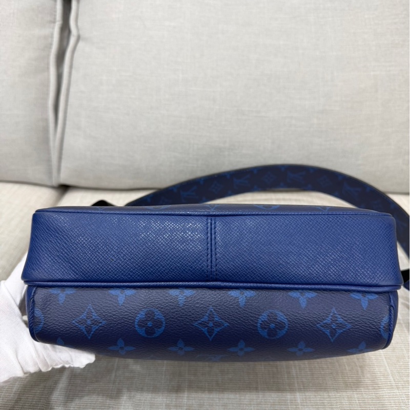 LV M30242 outdoor Monogram藍色老花拼皮郵差 斜背包-15