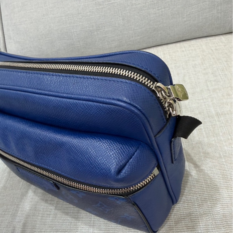 LV M30242 outdoor Monogram藍色老花拼皮郵差 斜背包-17