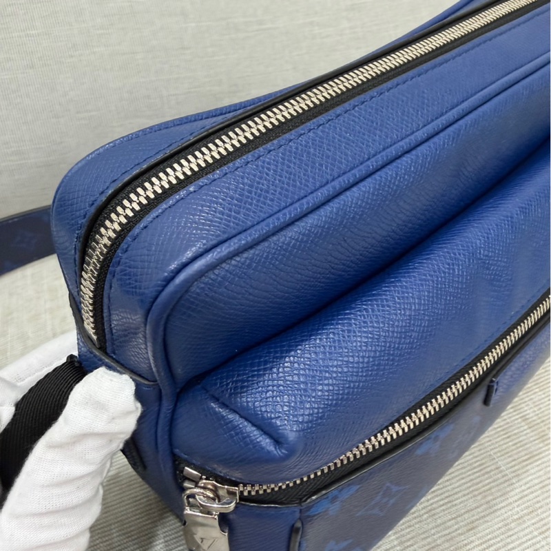 LV M30242 outdoor Monogram藍色老花拼皮郵差 斜背包-18