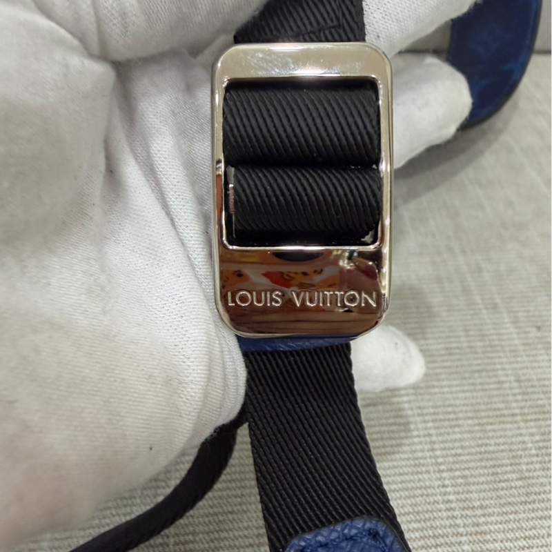 LV M30242 outdoor Monogram藍色老花拼皮郵差 斜背包-35