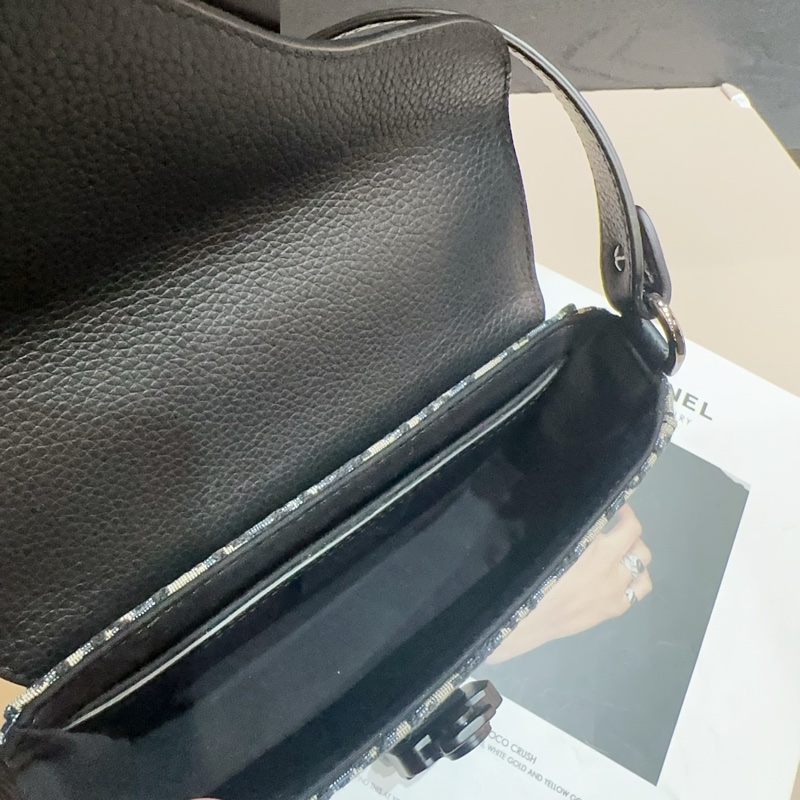 Dior 藍緹花布拼黑牛皮霧黑釦saddle mini斜背郵差包-5