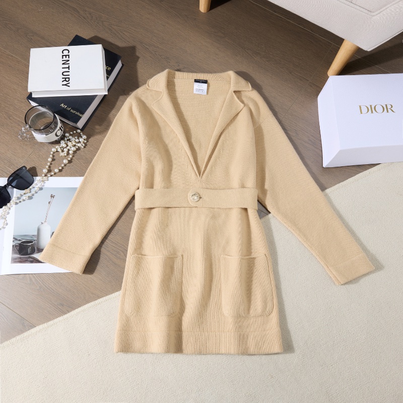 ❤️CHANEL Runway秀款設計感連身裙 精緻CC鈕扣-4